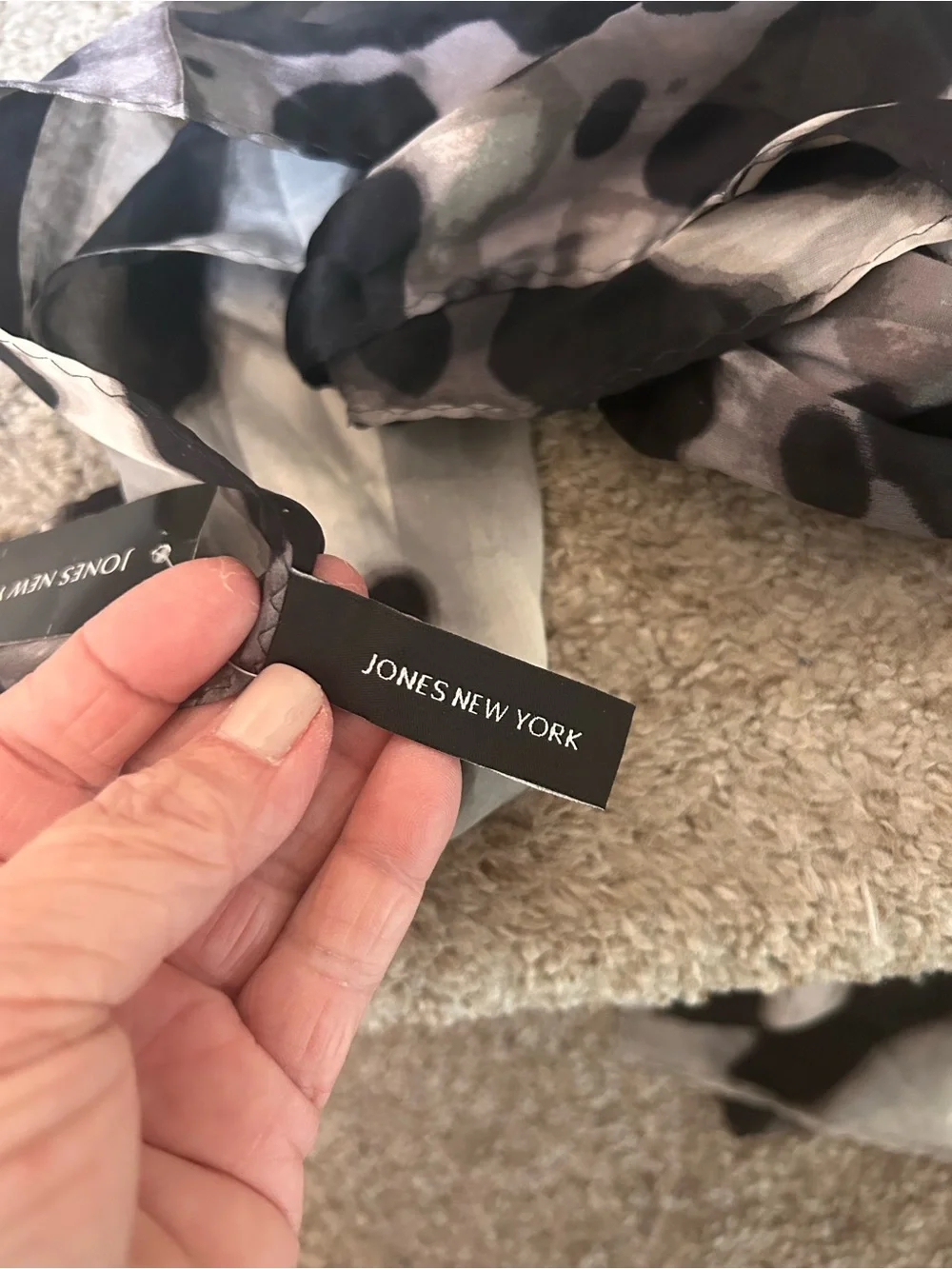 Jones New York nwt silk